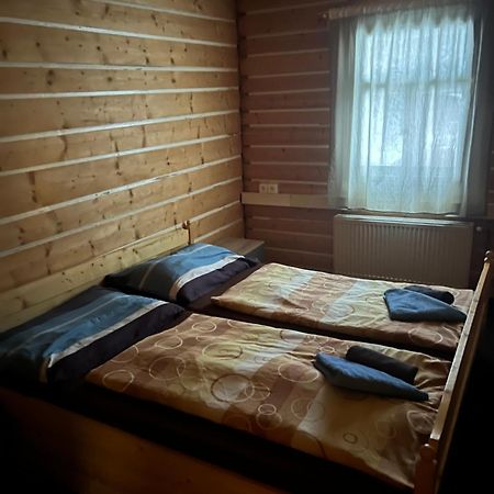 Penzion Lesni Zatisi- Харачов Екстериор снимка